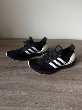 Adidas Ultraboost DNA Orca Mens 11 Black White Boost Running Shoes